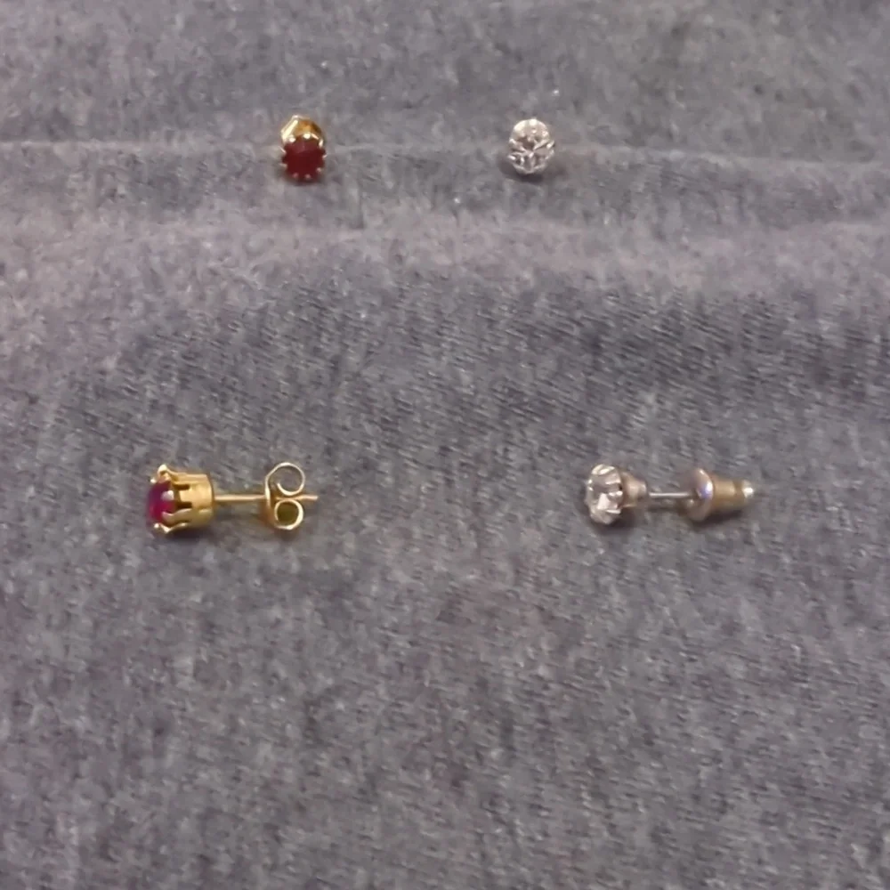 2 pair earrings - Picture 2 of 2